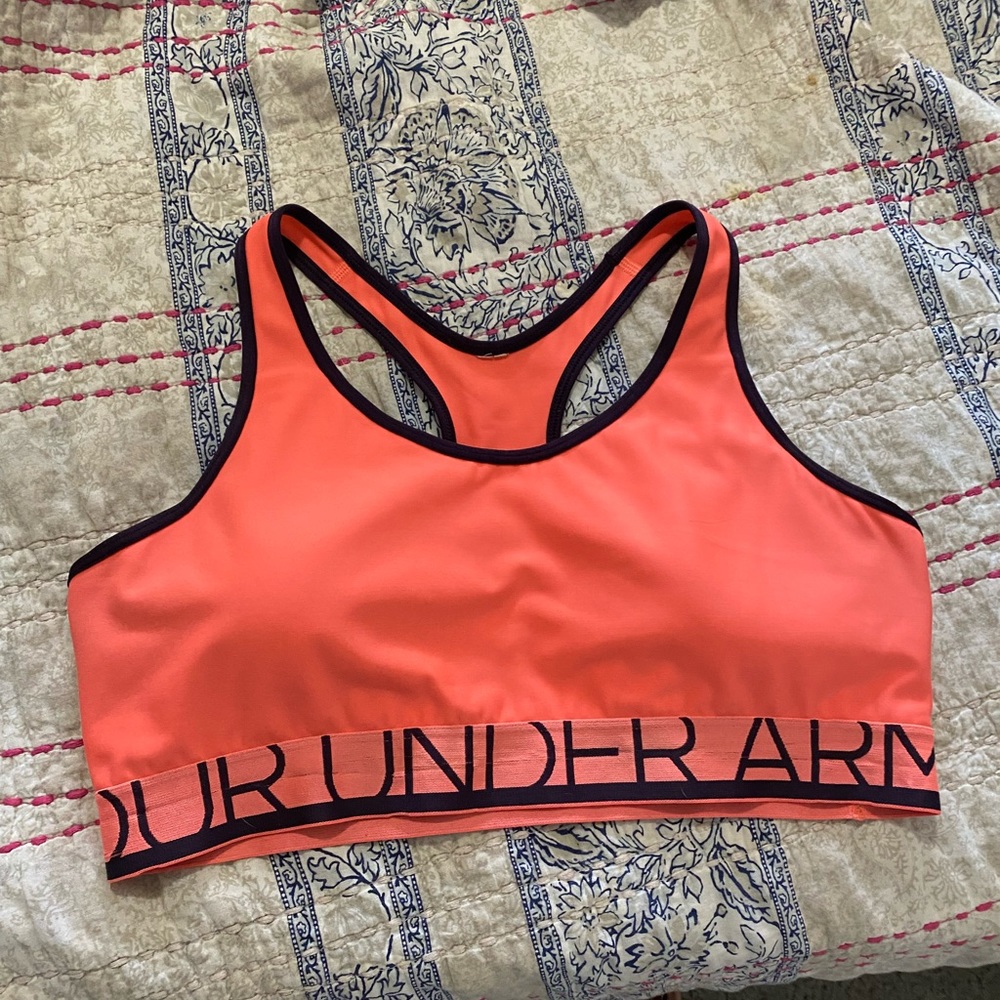 UNDER ARMOUR sports bra - used condition - tag is missing - Size Large